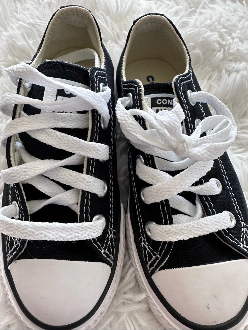 Used Converse Kids' Chuck Taylor All Star Low Top Sneakers - Black/White sz 11
